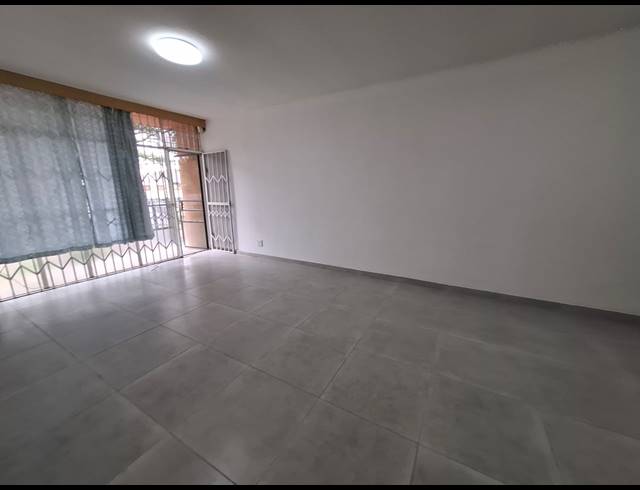 2 BEDROOM FLAT SOLD IN VEREENIGING CENTRAL